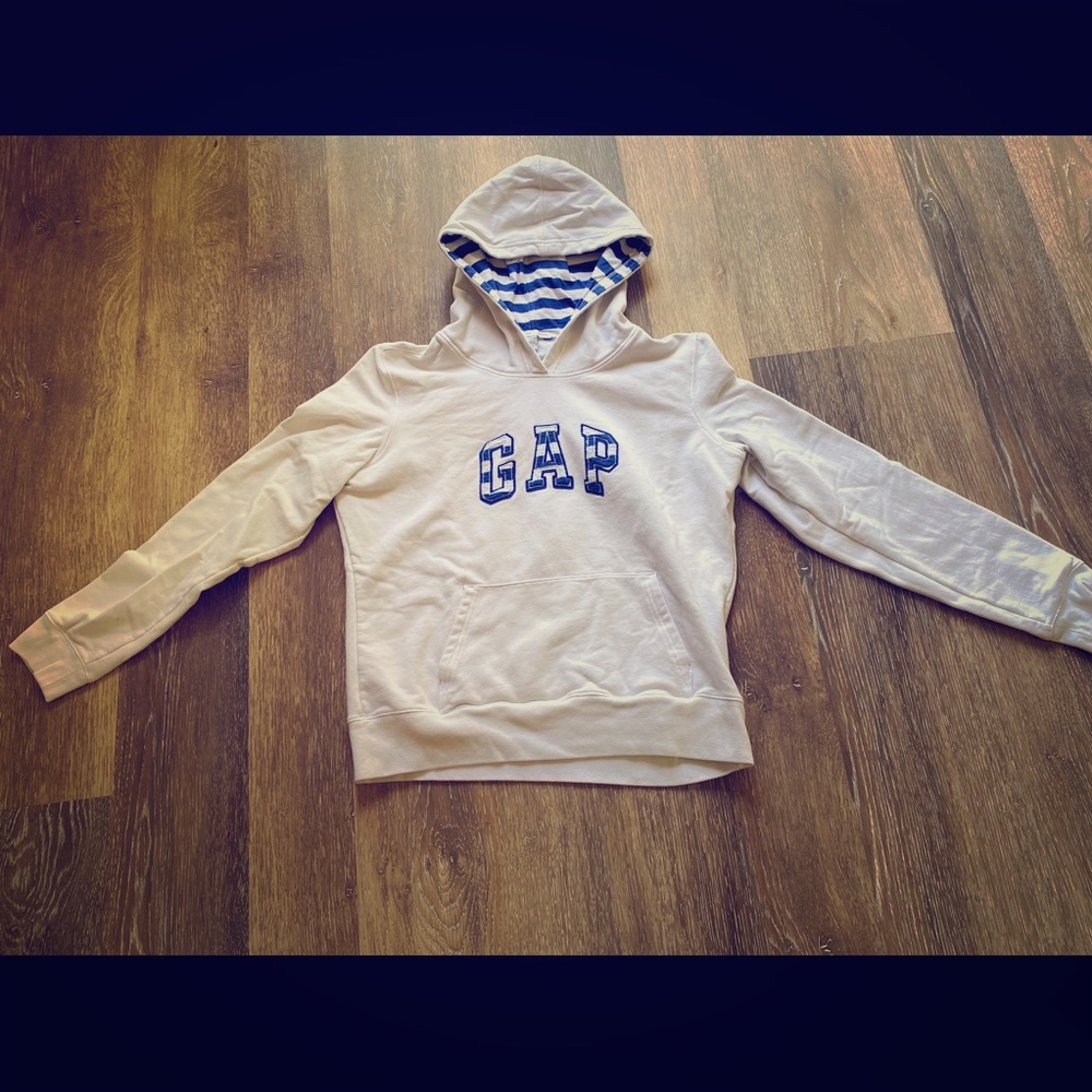 GAP sweatshirt